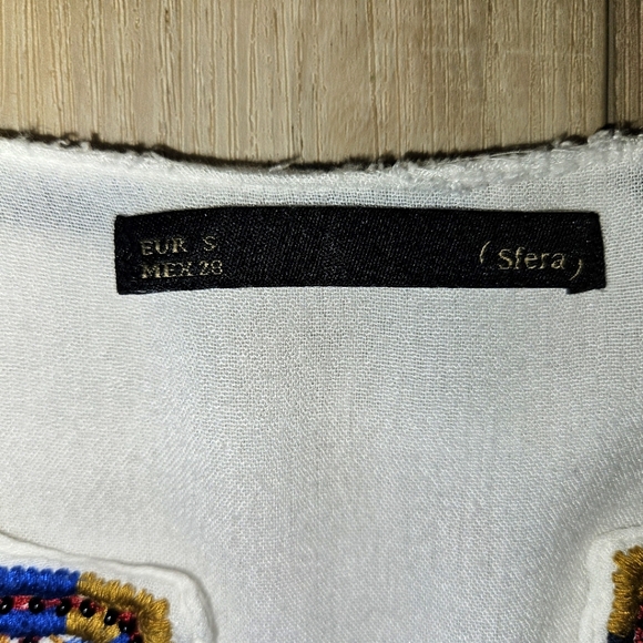 Embroidered, Open Front Top. - Picture 3 of 11